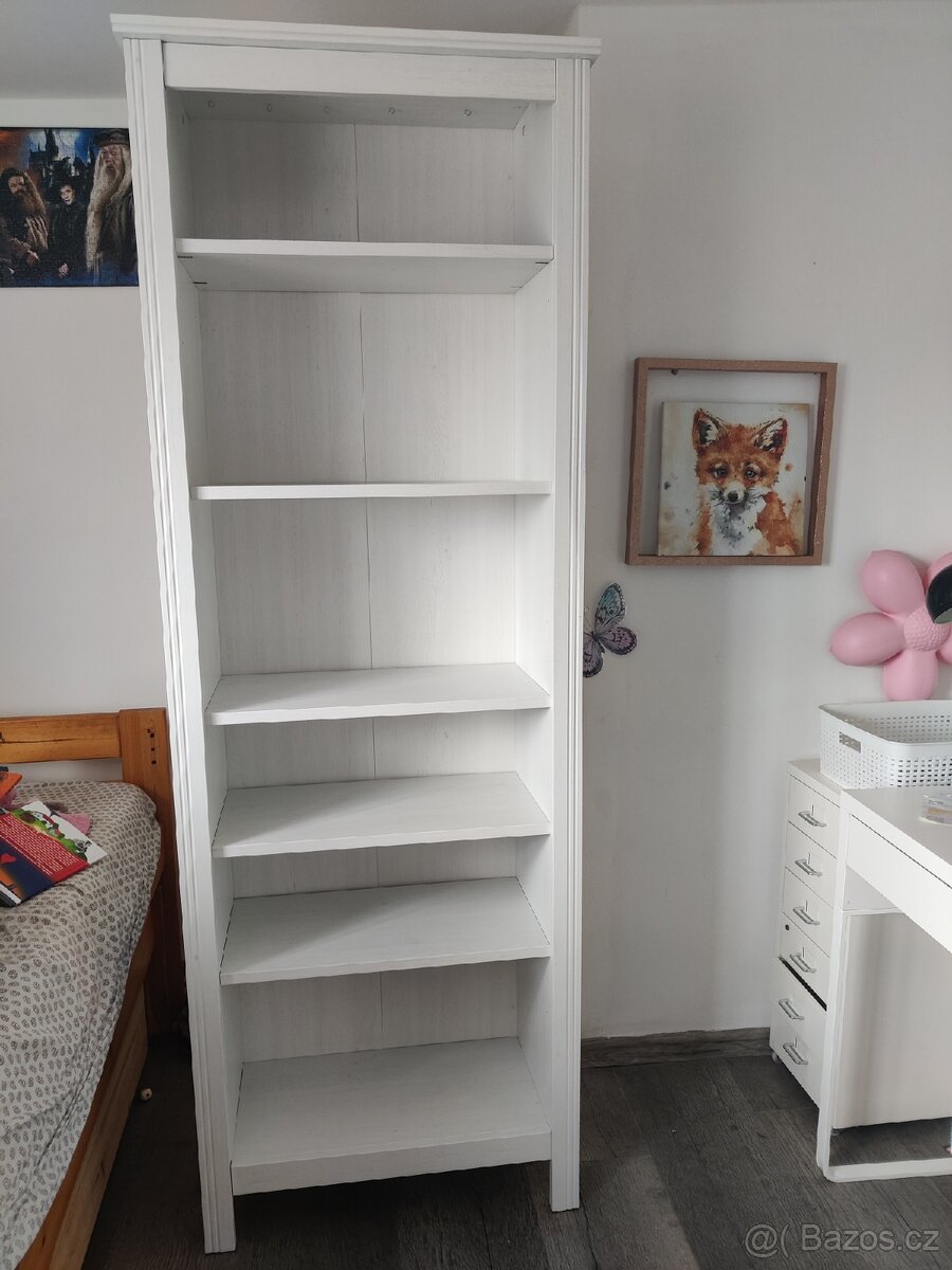 Knihovna Ikea