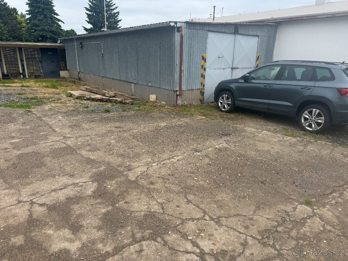 Kolín - Garáž - v areálu