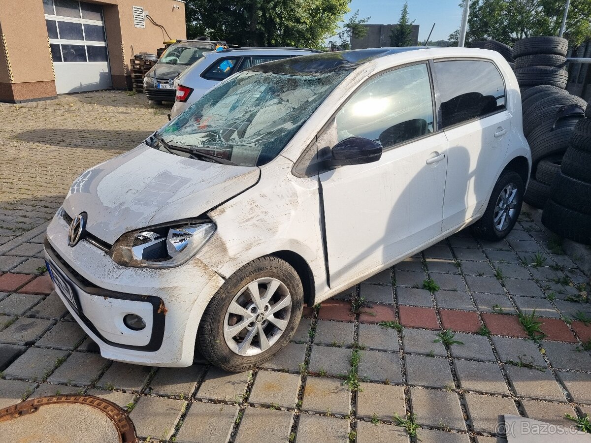 VW UP na náhradní díly