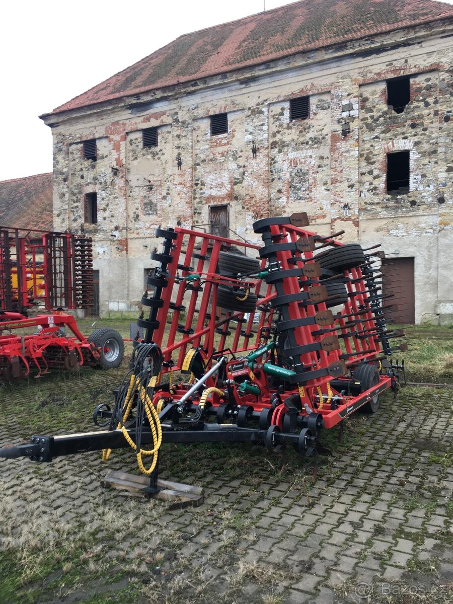 Kultivátor Kverneland TIGER 600 - v provozu od 2022