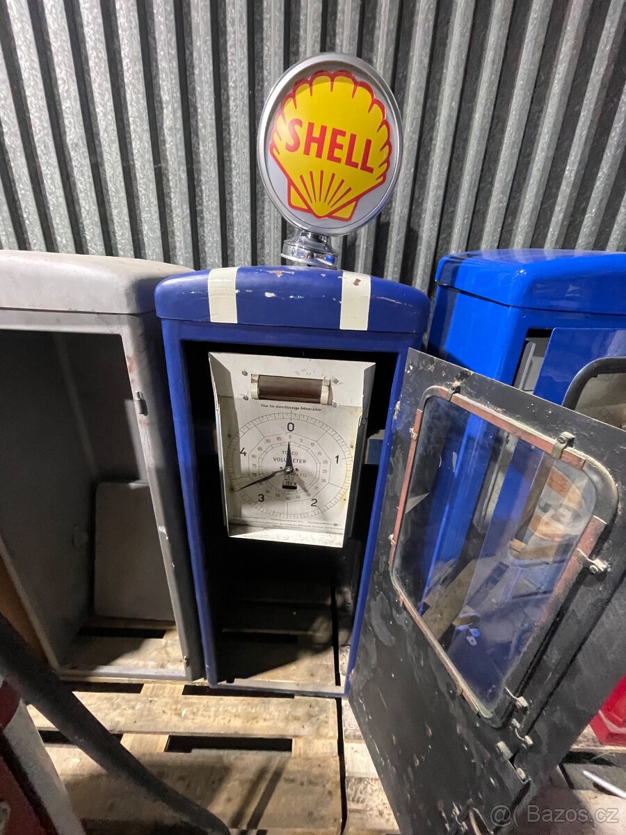 benzinovej stojan, benzinova pumpa