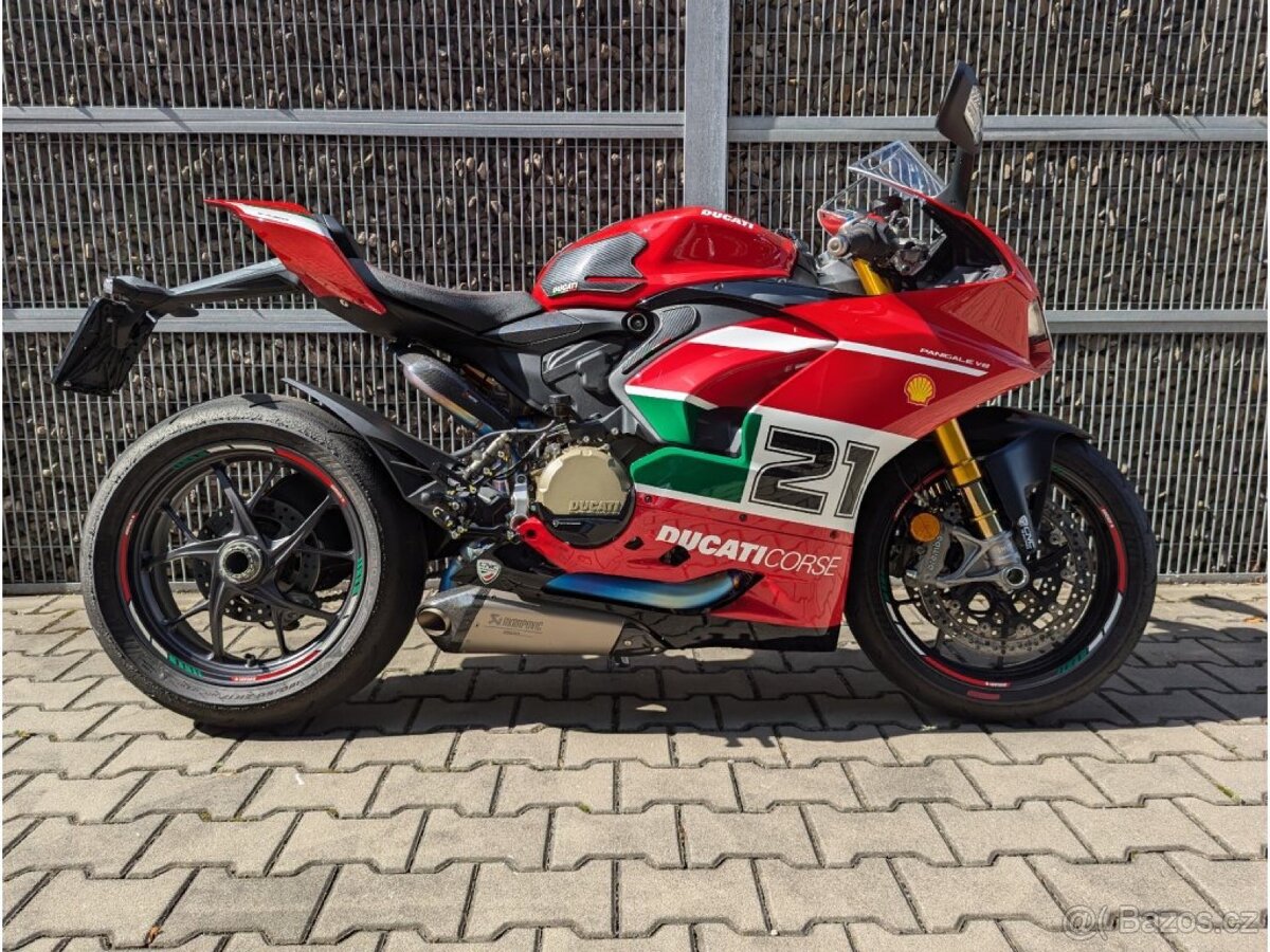 Ducati Panigale V2 Bayliss s doplňky