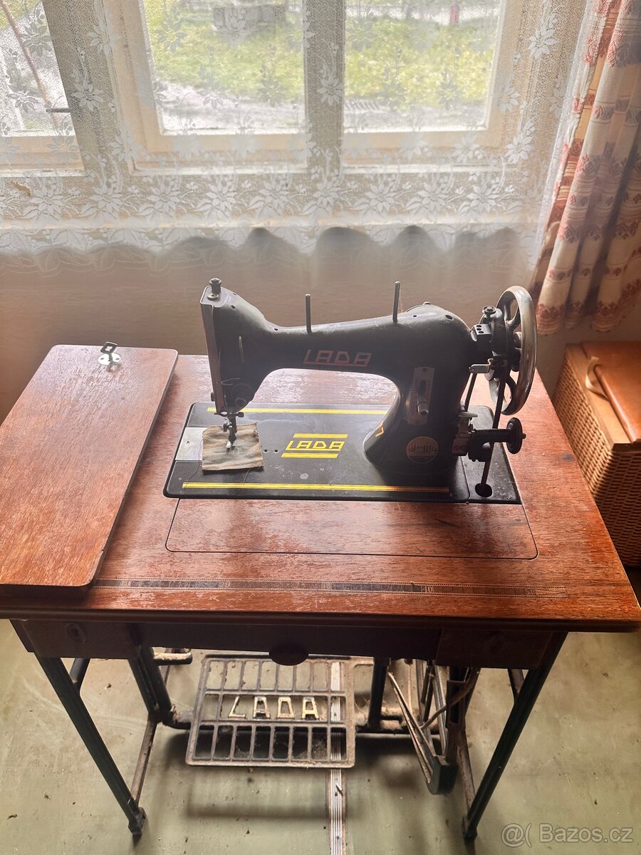 Prodám šicí stroj Lada