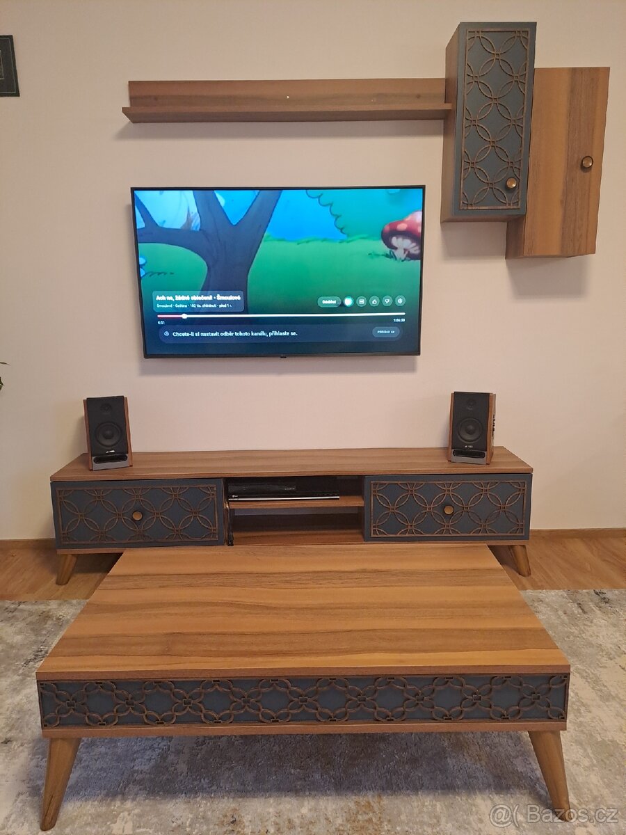 Obývací stěna + stolek