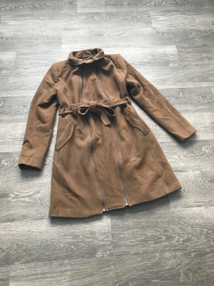 Nosící kabát, vel. M