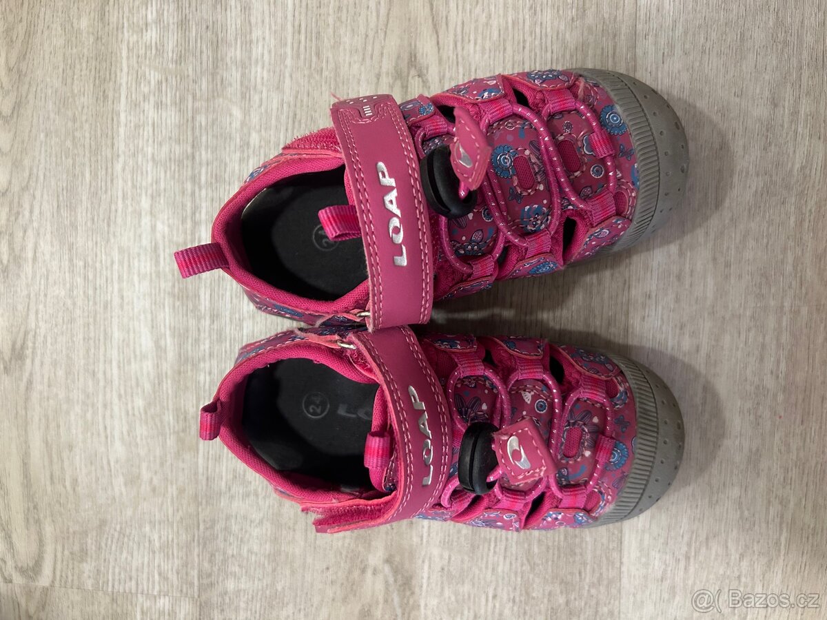 Prodám dívčí sandále vel.24