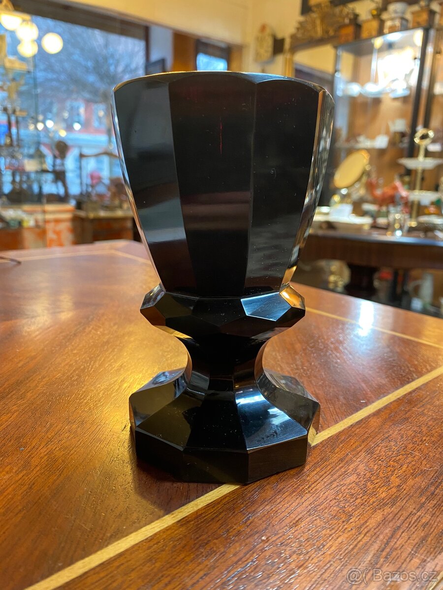 Starožitný art deco pohár