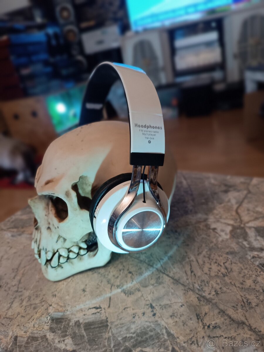 BEZDRÁTOVÁ BLUETOOTH SLUCHÁTKA FM rádio, 3,5 mm Aux, Micro S