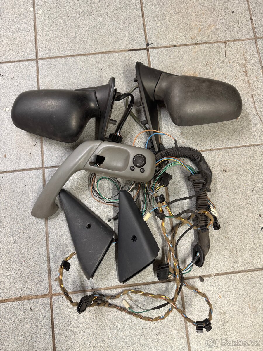 Sada elektrických zrcátek Škoda Felicia