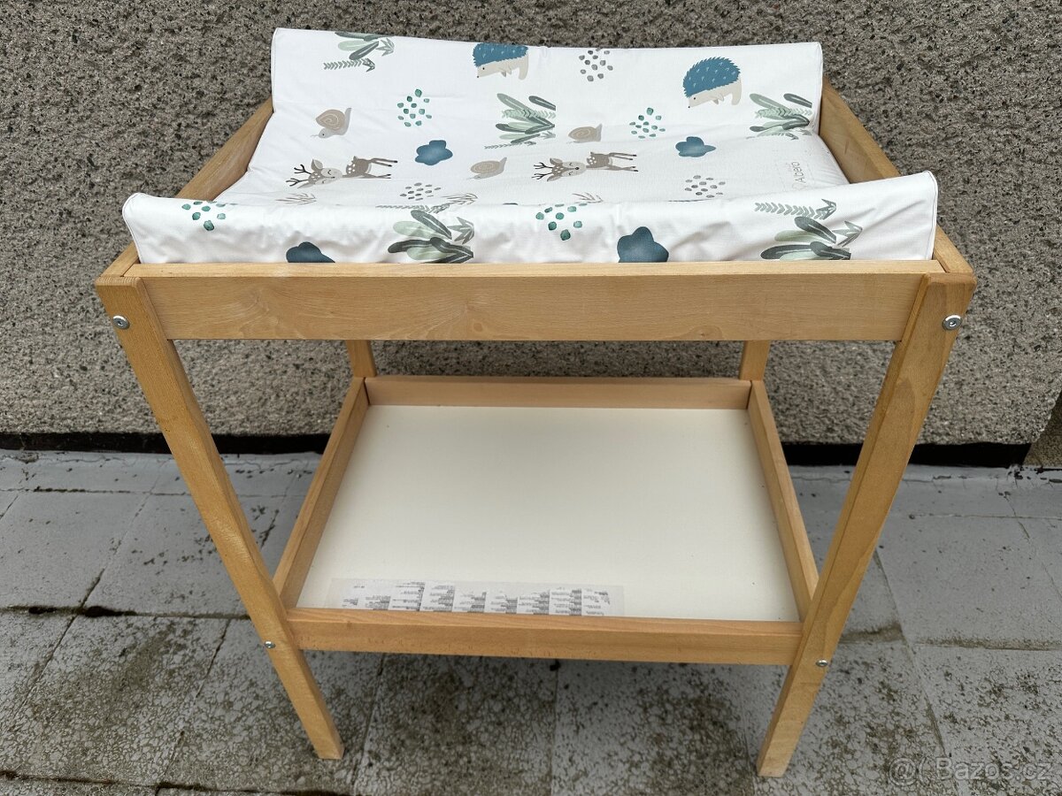 Přebalovací pult Ikea