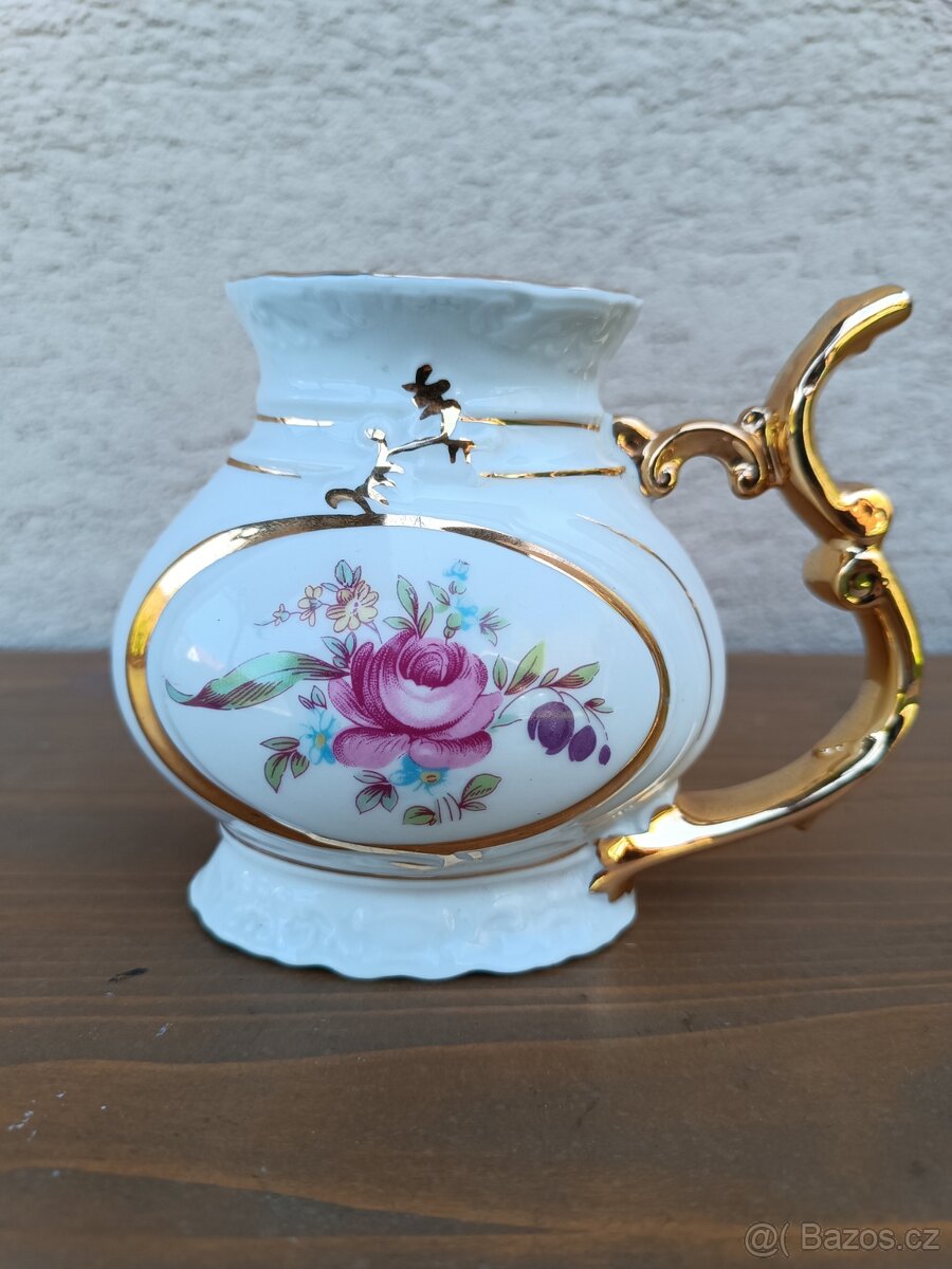 Sklo a porcelán