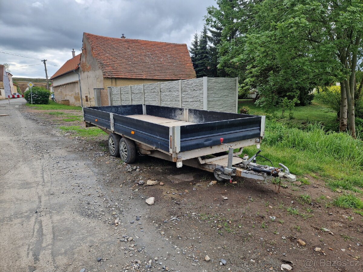 Bržděný přívěs