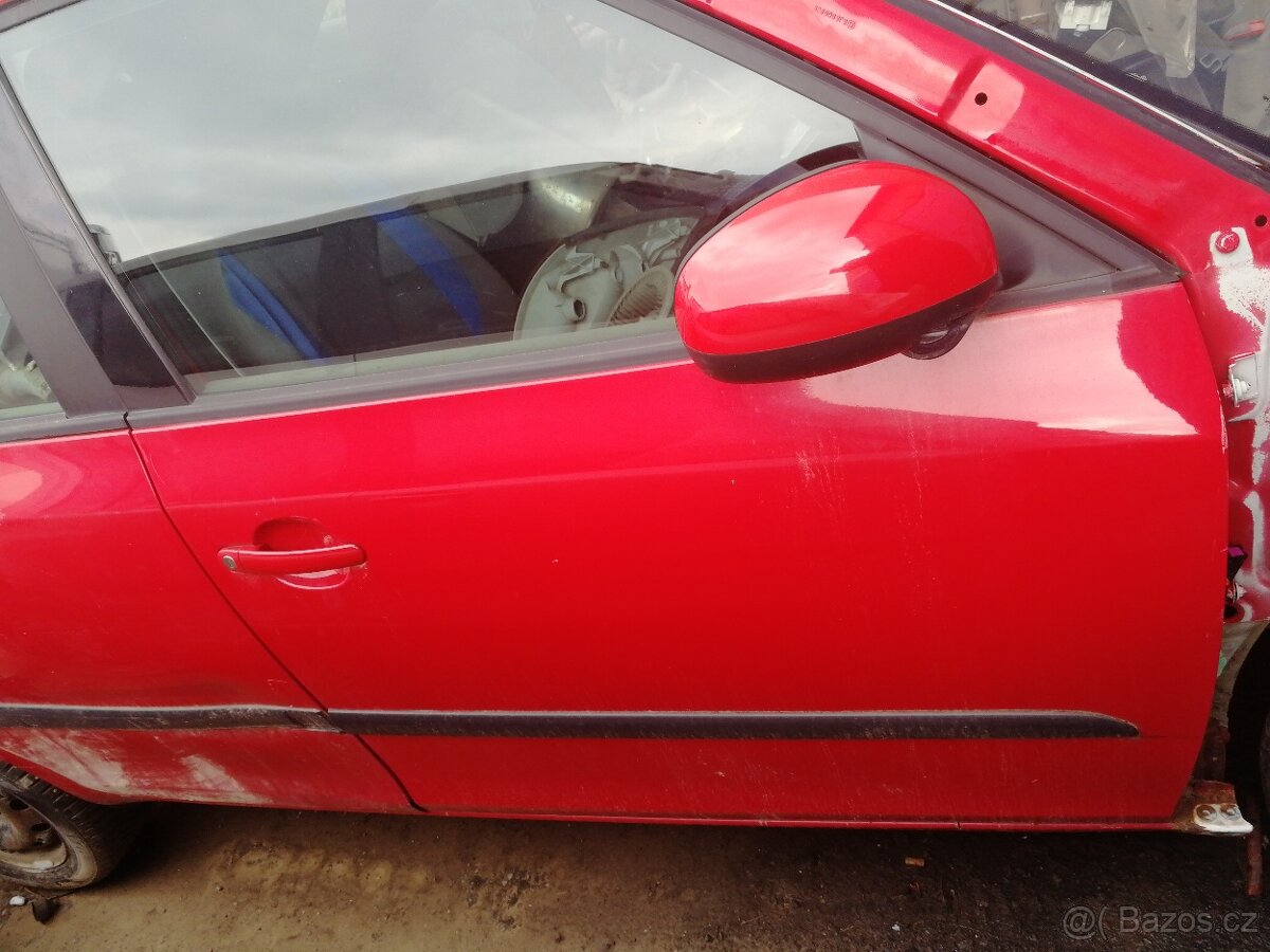 Škoda Fabia 2 prave přední dveře