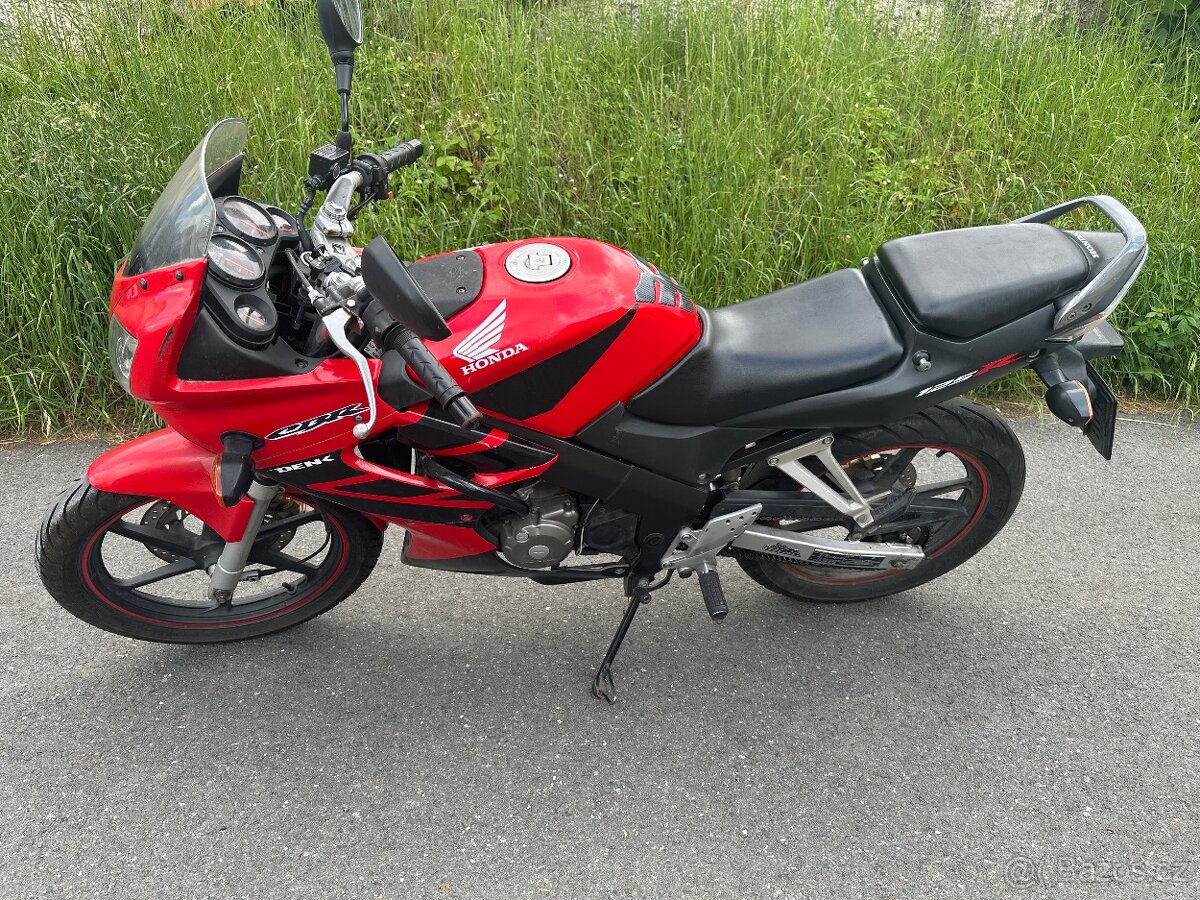 Silniční motorka Honda Cbr 125 r