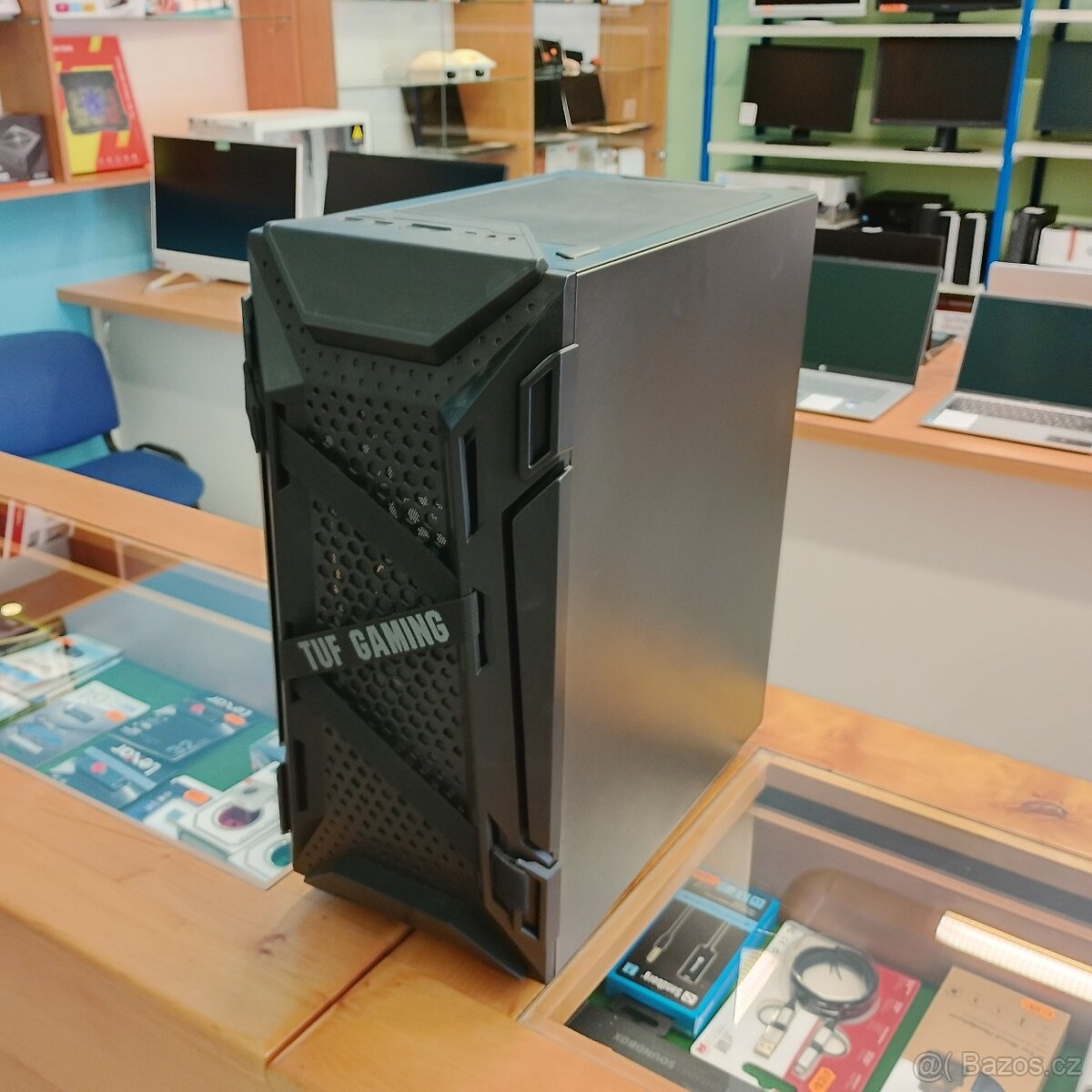 ASUS TUF Gaming GT301 ATX kompaktní PC skříň