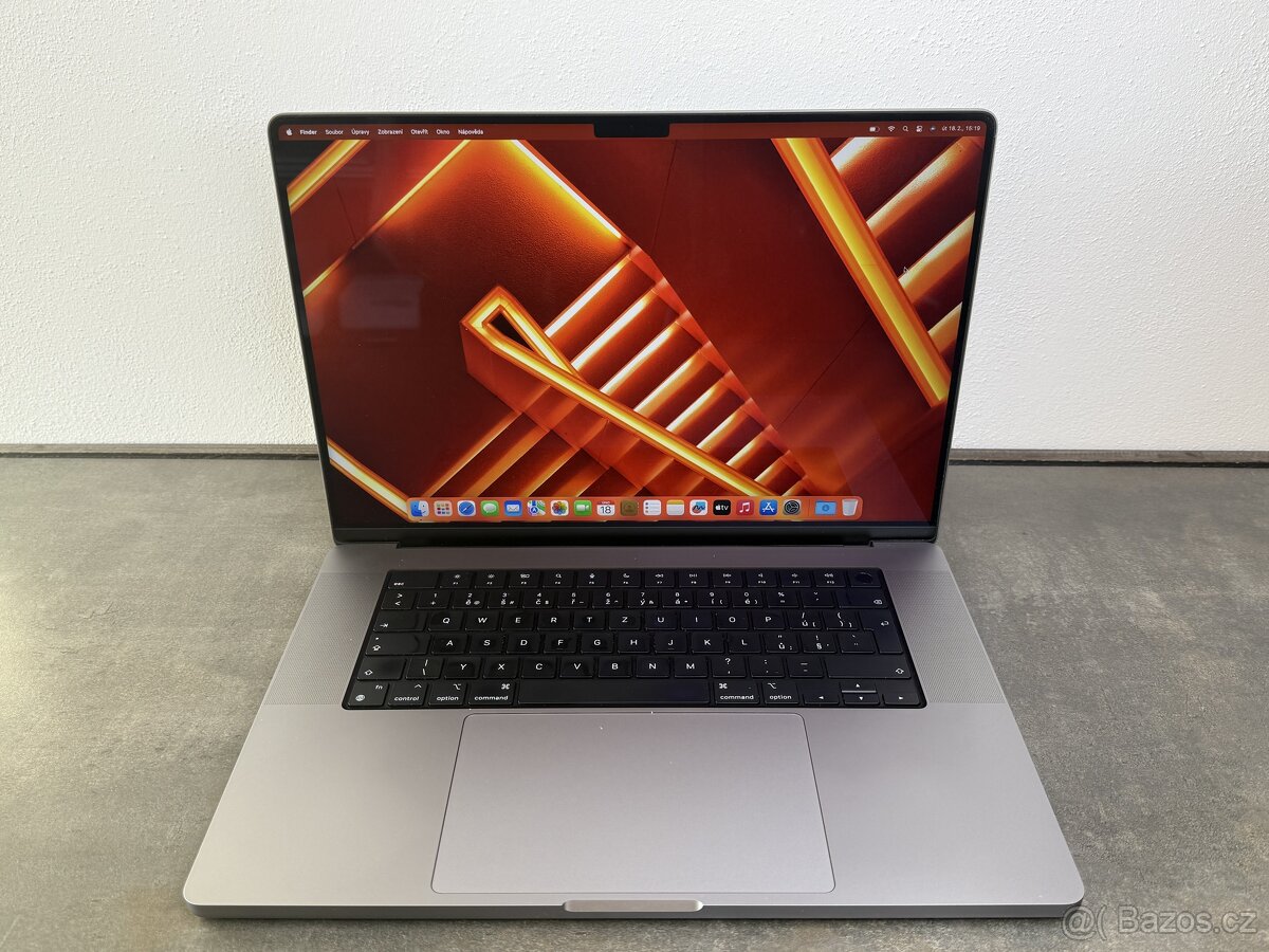 Macbook Pro 16" 2021 512GB / 16GB / M1 Pro / Space gray