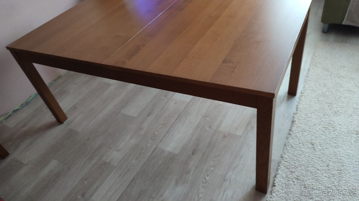 Velký jídelní stůl IKEA Bjursta