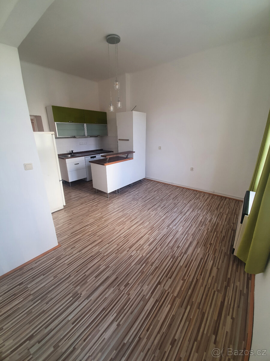 Pronájem bytu 2 + kk, Praha 2 - Vinohrady