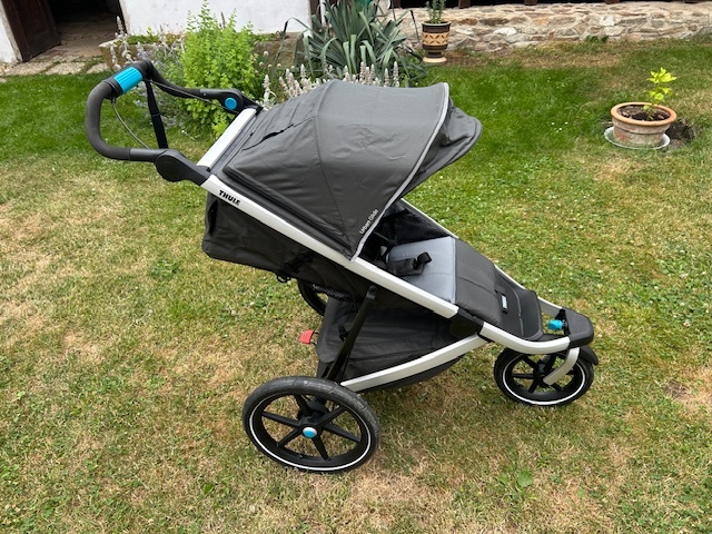 Prodám kočárek Thule Urban Glide 2 Dark Shadow