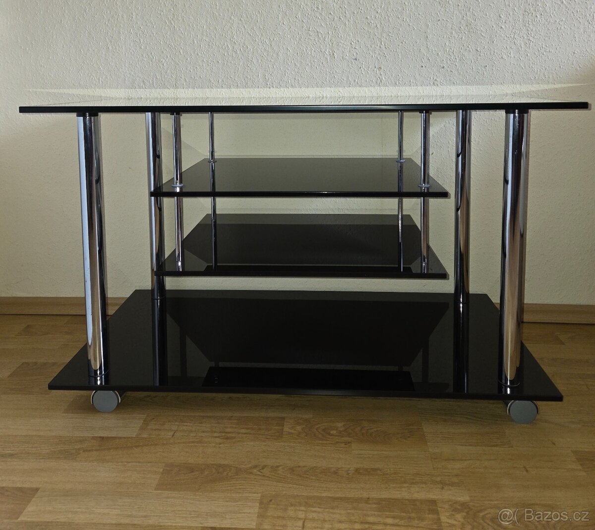 Prodám TV stolek Skleněný