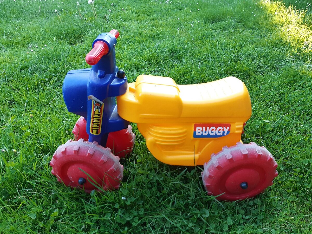 Prodám zachovalé odrážedlo - traktor