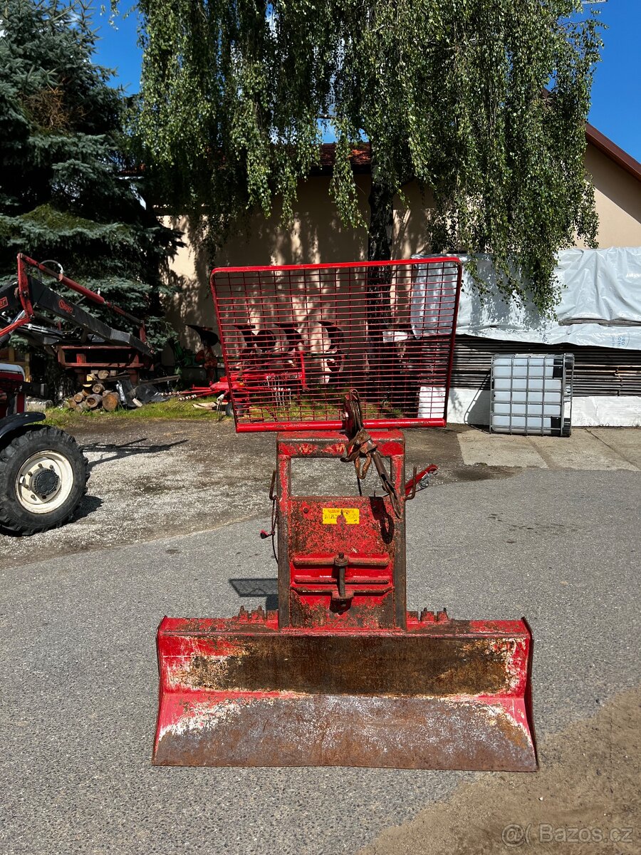 Naviják za traktor MAXWALD 3,5T -pěkný stav— rohatka-