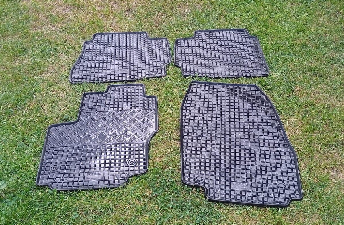 Gumové koberečky Ford Mondeo MK4