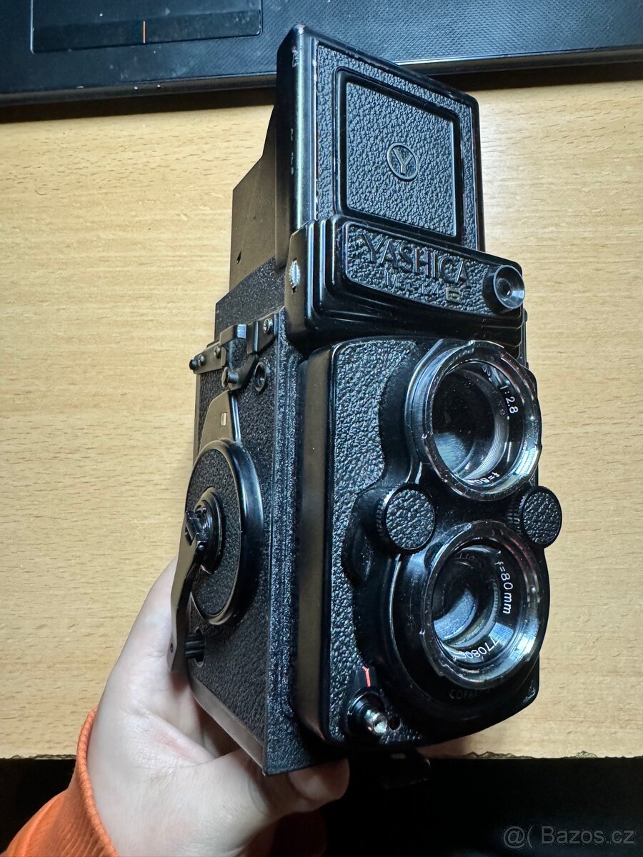 Yashica mat 124g