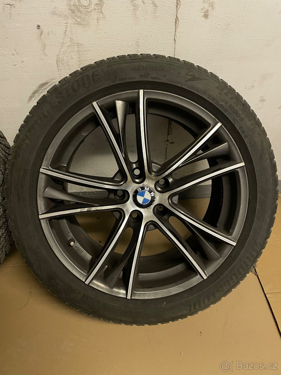 BMW 18” alu kola se zimními pneumatikami Bridgestone Blizzak
