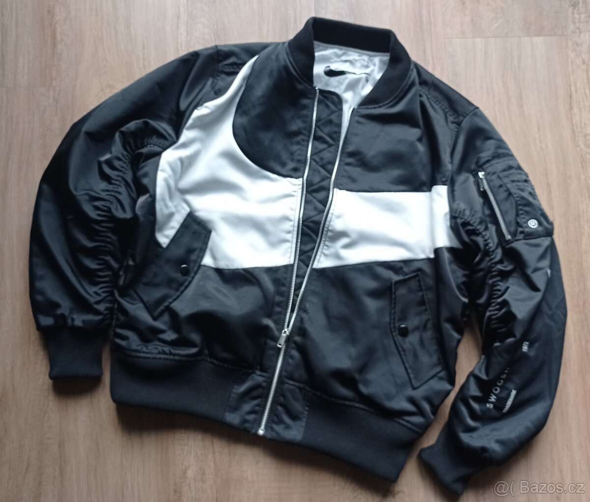 Oboustranný bomber Nike - M (L) jako nový