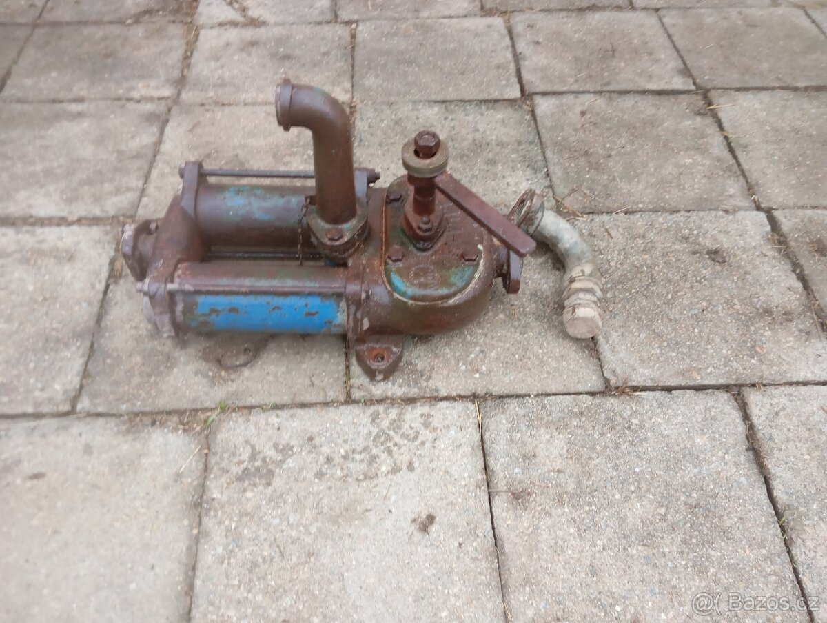 Prodám ruční pumpu lila 75