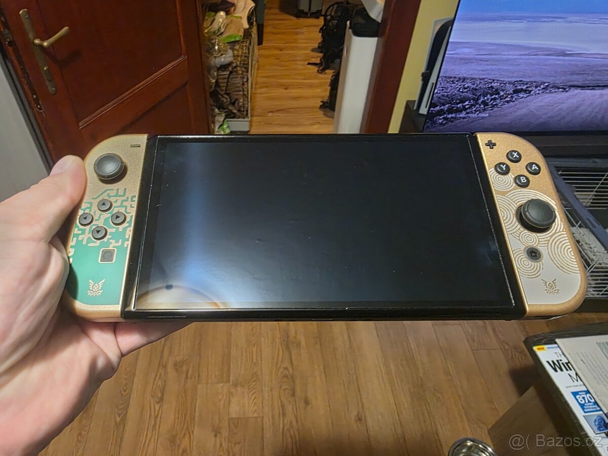 Nintendo Switch OLED The Legend of Zelda: Tears of the Kingd