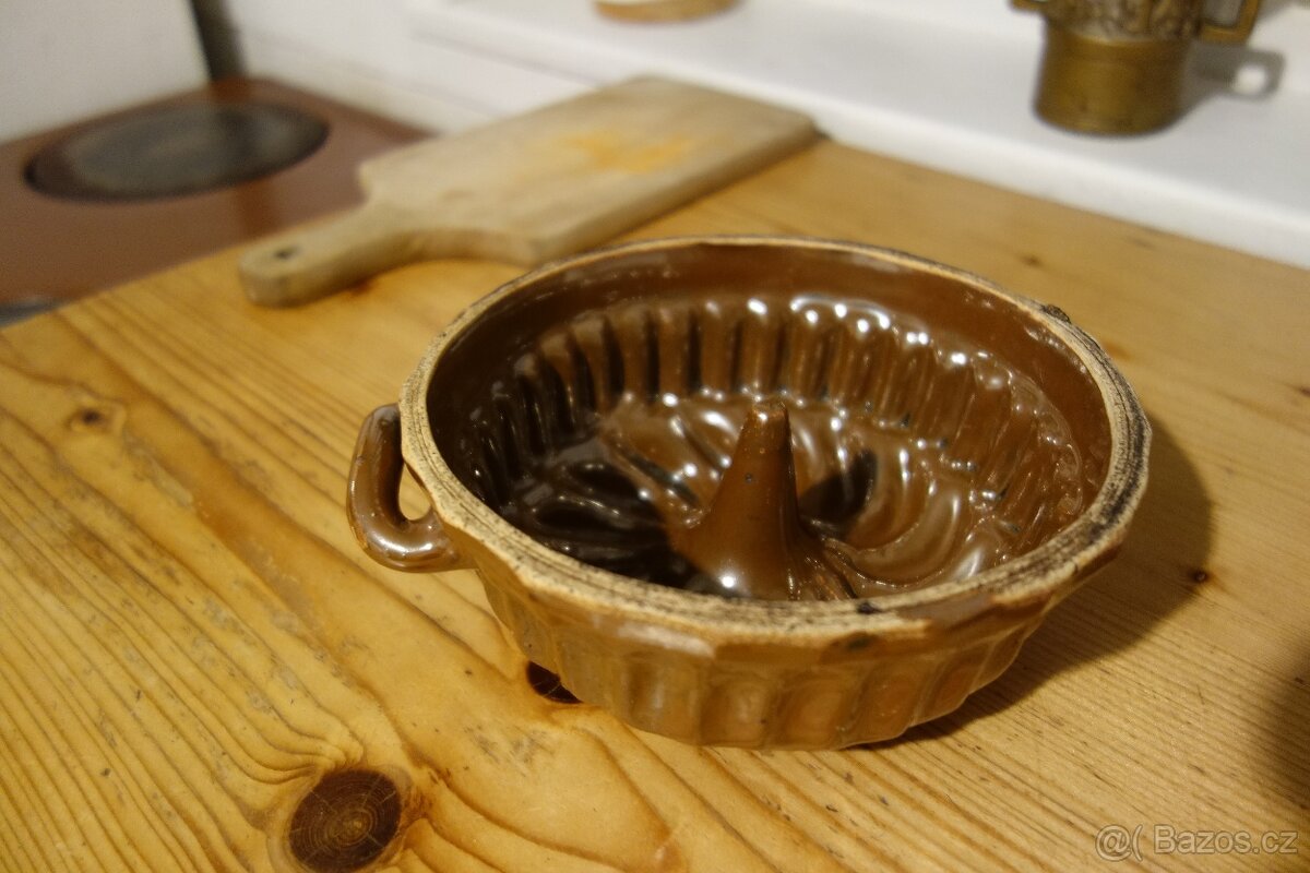 Kameninová forma na bábovku