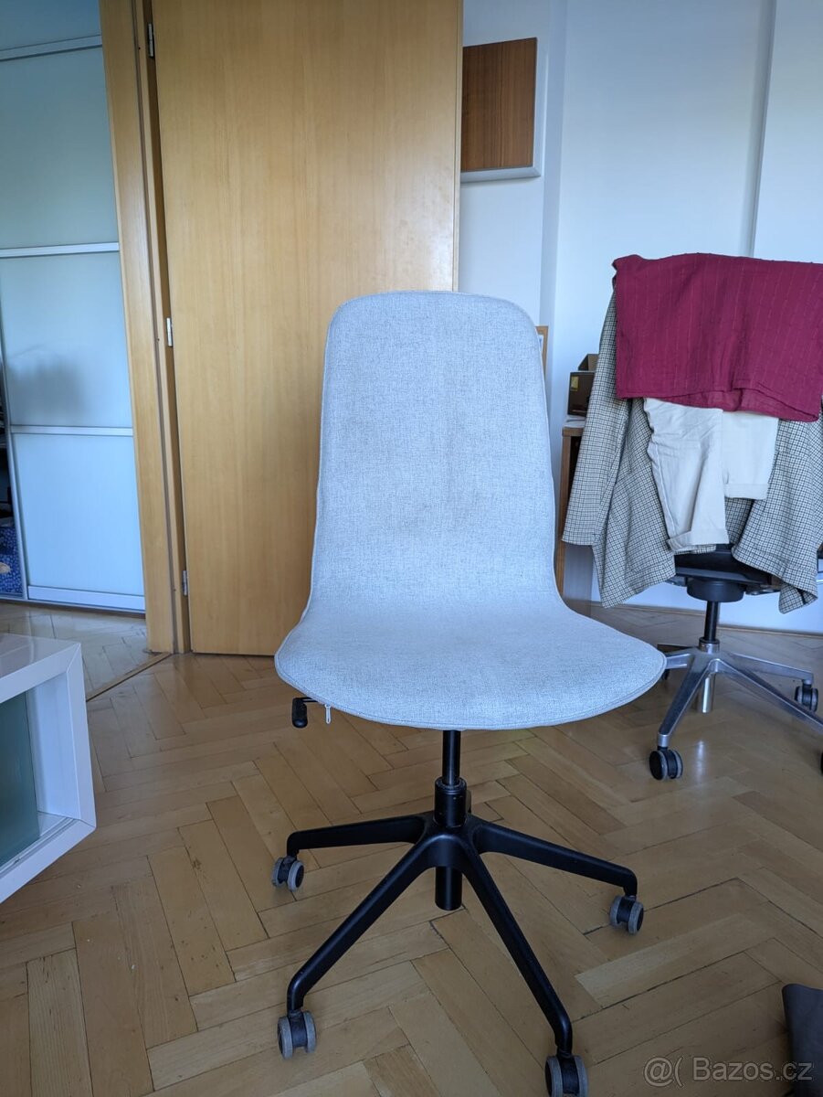 židle IKEA LÅNGFJÄLL (potah „GUNNARED“ – béžová/černá)