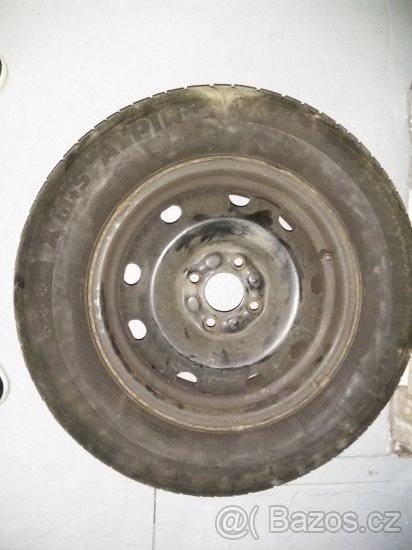 prodám 3 plechové disky s pneu Michelin plati do smazani