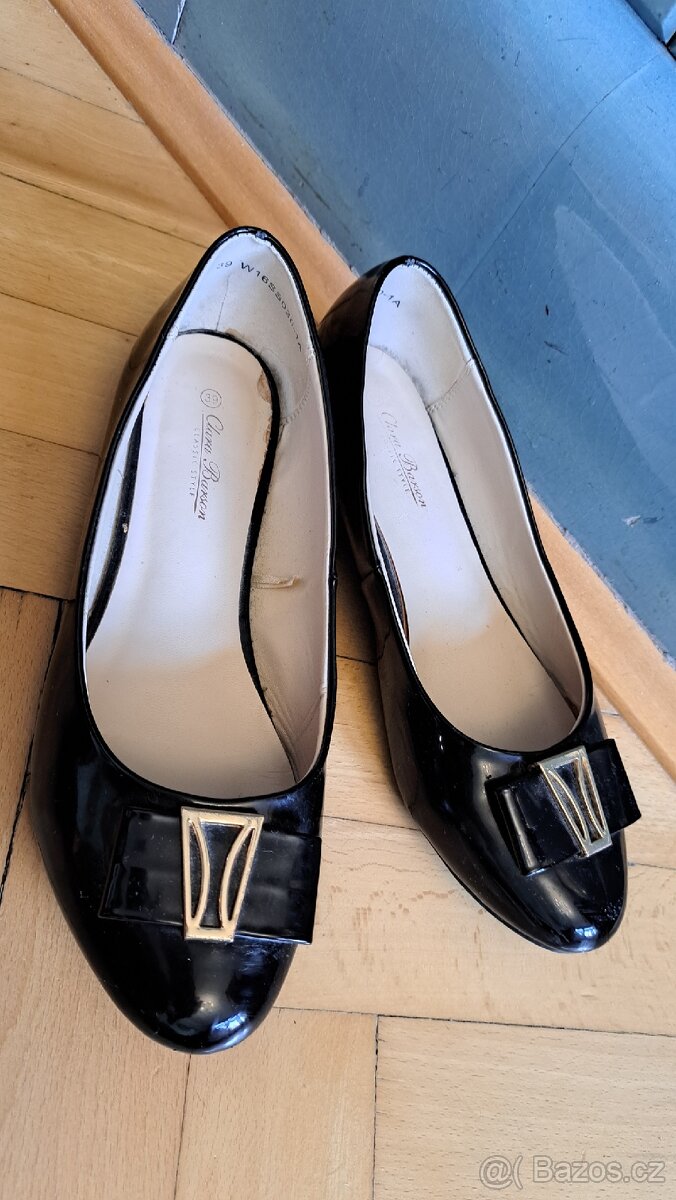 Černé lodičky-lakovky Clara Barson,vel.39