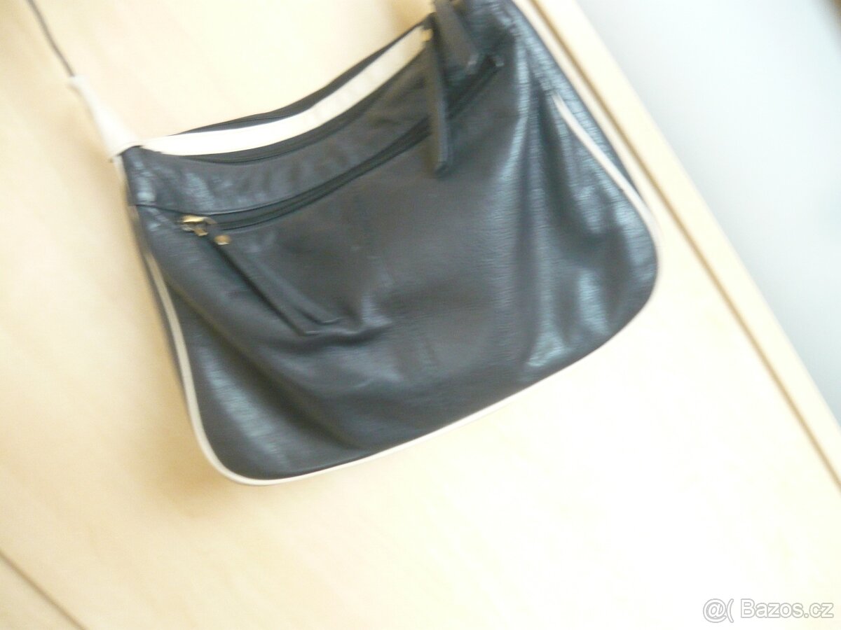 kožená kabelka