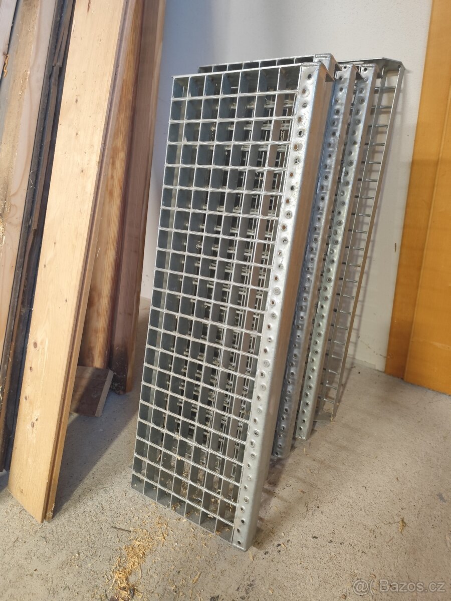 Schodnice, rošty pozink