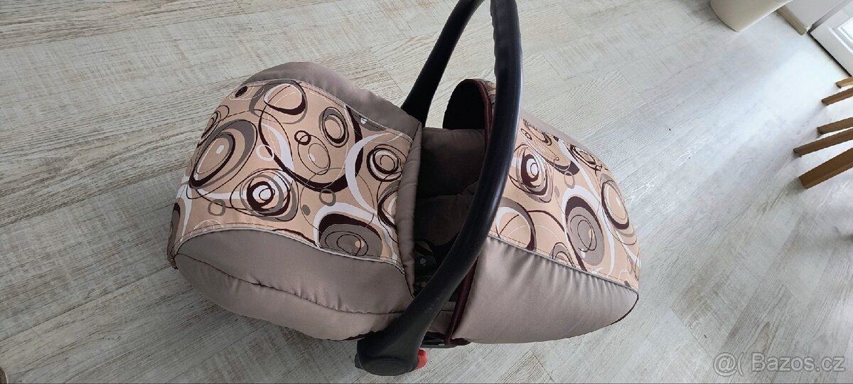 Vajíčko, autosedačka Karwala