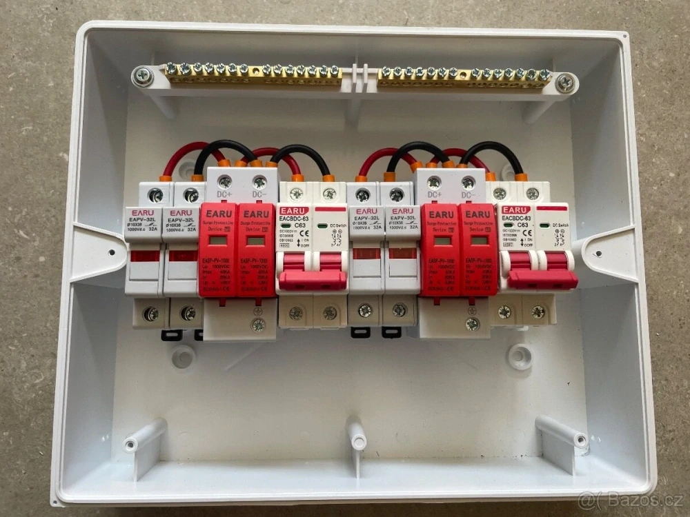 Fotovoltaický rozvaděč pro 2 stringy