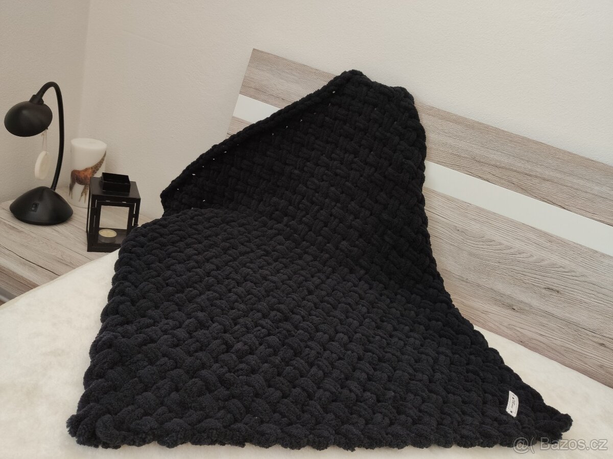 Pletená dětská deka černá