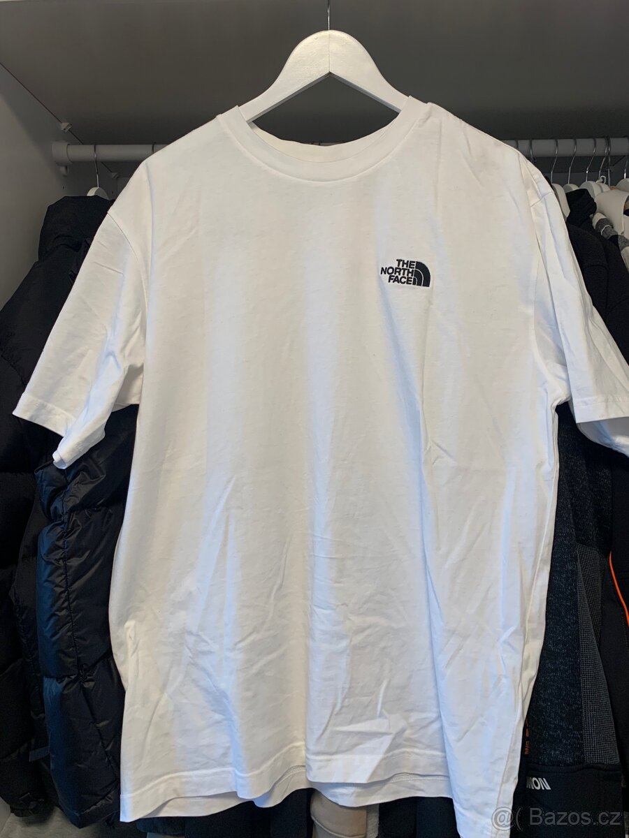 The North Face Oversize L Essential tričko