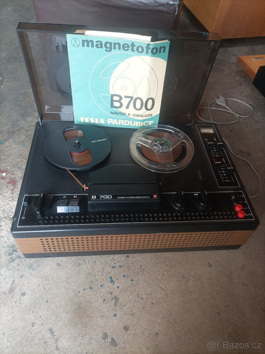 Magnetofon Tesla