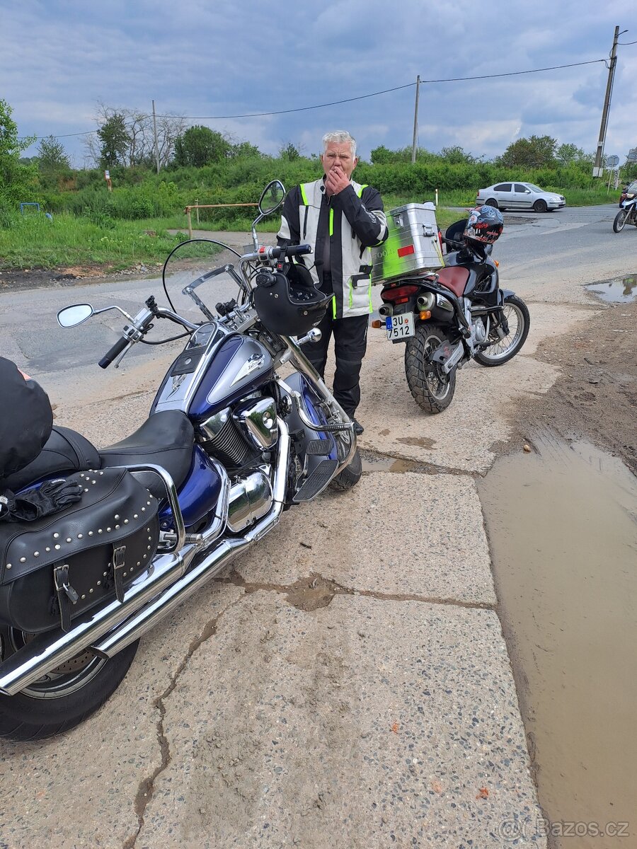 Suzuki Intruder VL 1500 LC