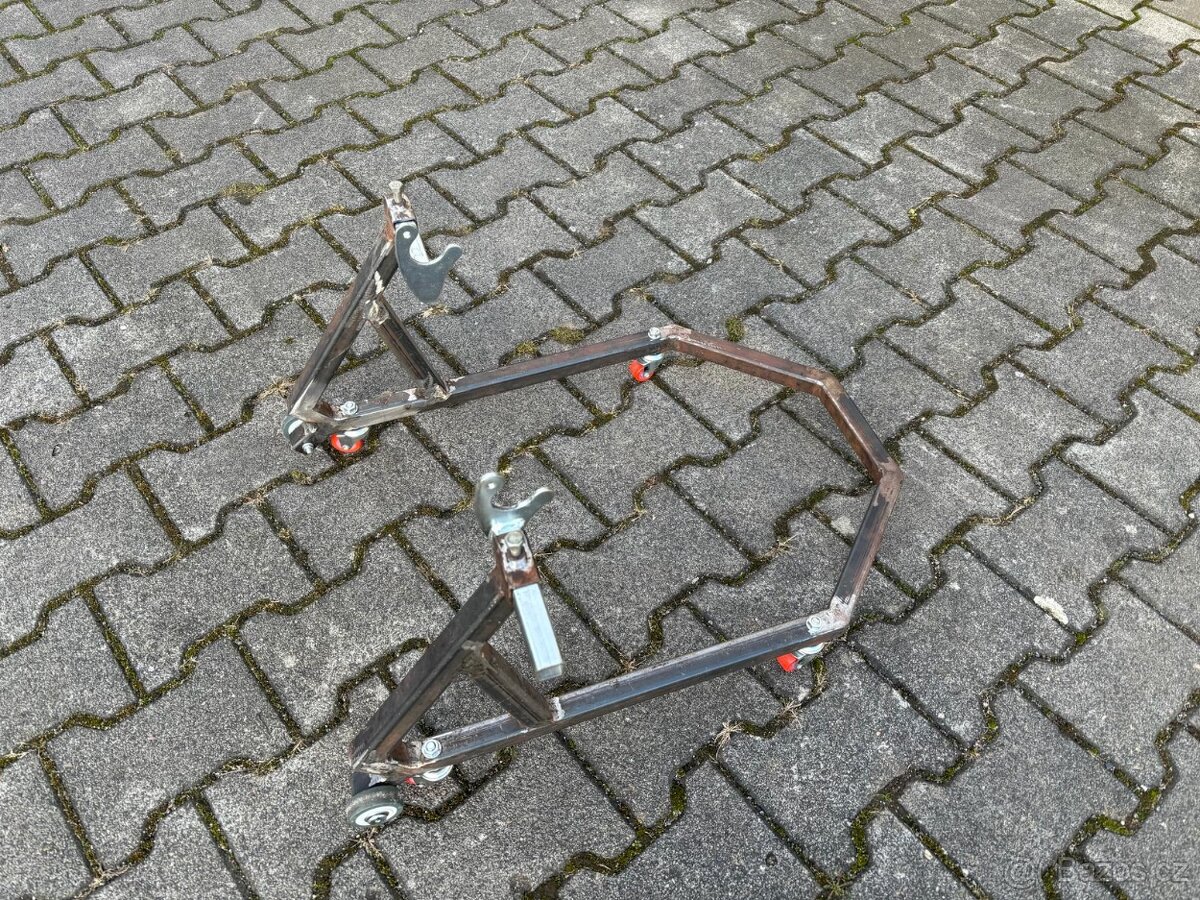 Stojan na moto