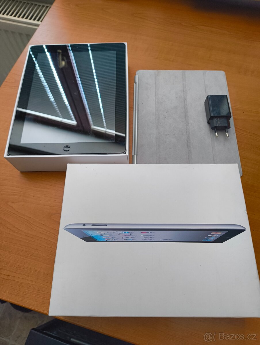 Apple iPad Wi-Fi 3G 32GB Black (A1396)