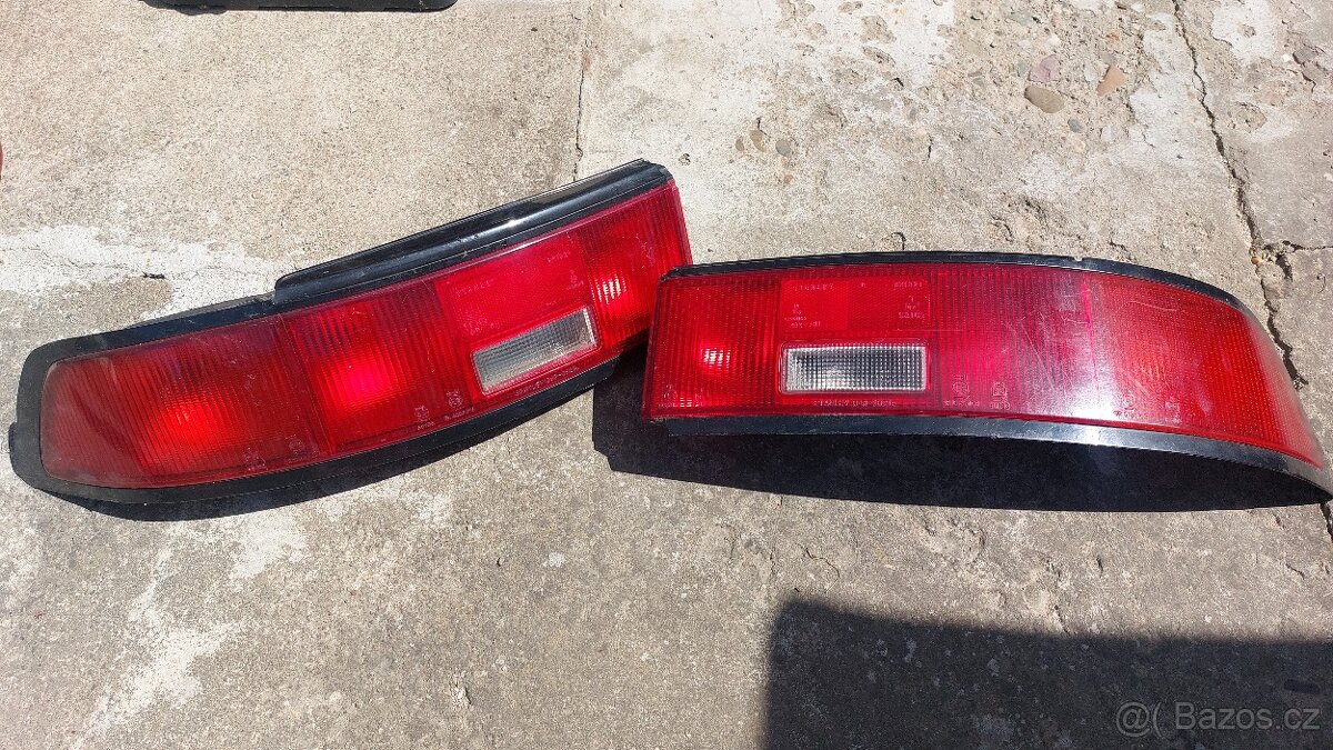 Zadní lampy Mazda 323F
