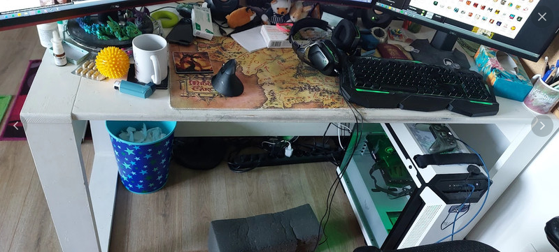 psací stůl z masivu pro školáky GENIUS