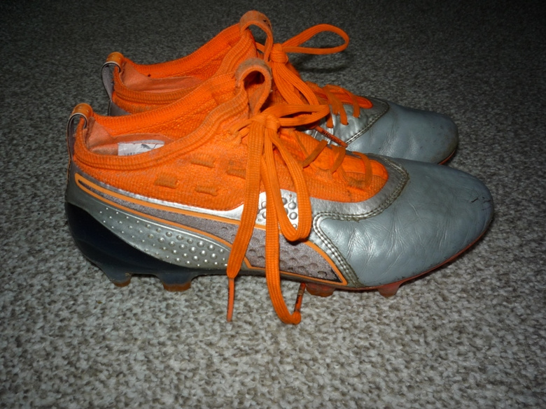 Kopačky zn. Puma ONE vel 35,5,vnitřní stélka 22cm