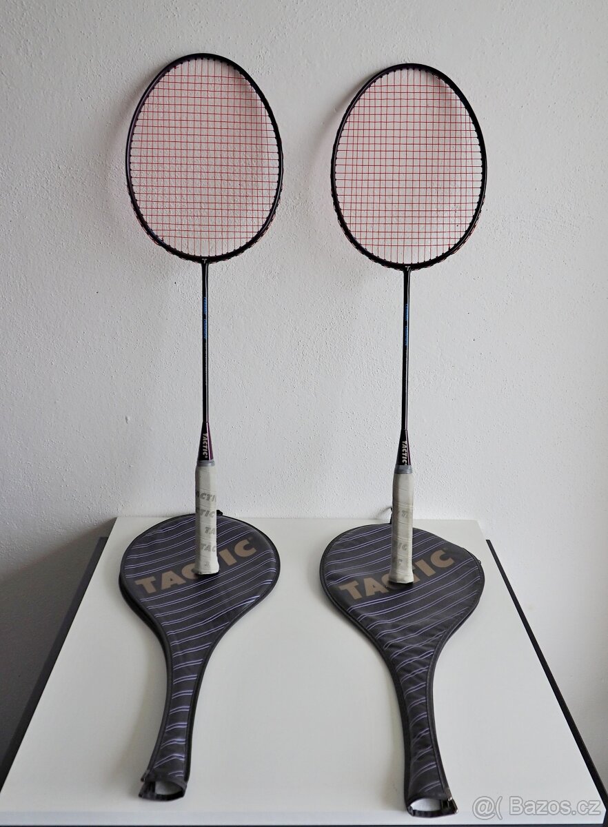 Dvě rakety na badminton, model Tactic - carbon